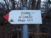 01 QUALCHE FURBETTO GIOCA CON I CARTELLI